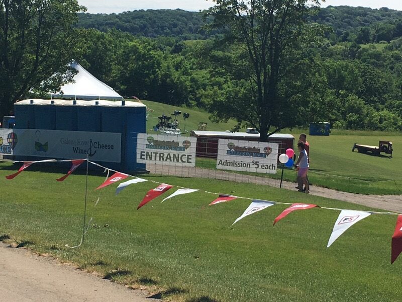 EagleRidge63's tweet photo. Getting ready for @WindyCityLIVE broadcast from @EagleRidge63 in @TheGalenaTerr. #wcliveforJDRF https://t.co/hfBc9mezmY