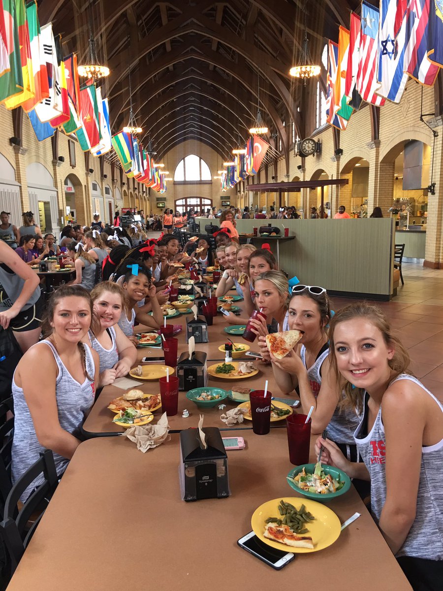 OleBrookCheer's tweet photo. Lunch time!!! #OBCheer #CheerCamp https://t.co/om9zrRtCZ2
