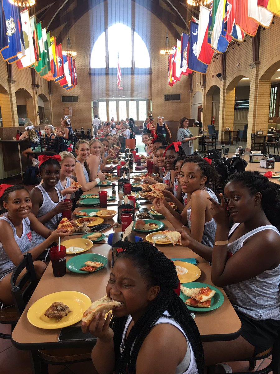 OleBrookCheer's tweet photo. Lunch time!!! #OBCheer #CheerCamp https://t.co/om9zrRtCZ2