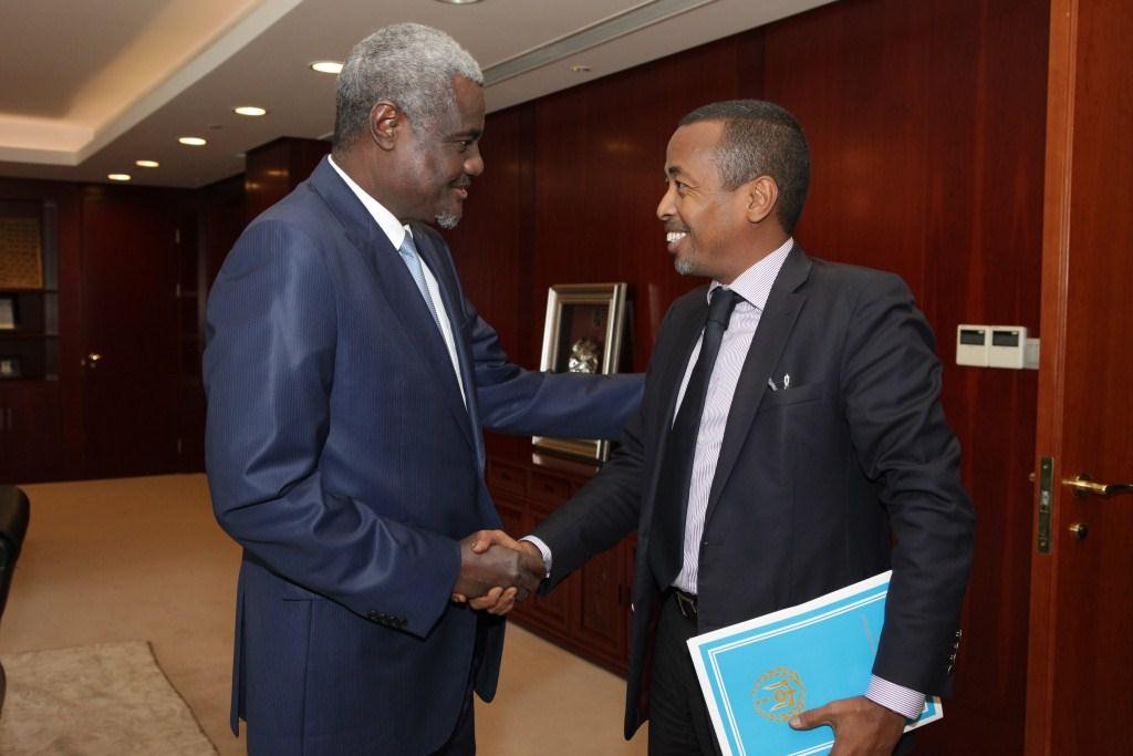 AUC_MoussaFaki's tweet photo. I told Djibouti amb H.E. Idris Farah the AUC  will send delegation to #Djibouti  border to monitor developments, work with all parties 2/2 https://t.co/bzn9yYzgD3