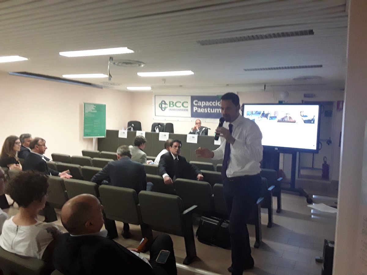 BccCapaccio's tweet photo. Conv. legge di bilancio 2017 Viola(Resp.Fiscale @Assilea) "super ammortamento finestra con vista sul mare"
#industria40
#bccspace
#bccextra https://t.co/2Tsjh3RZAm