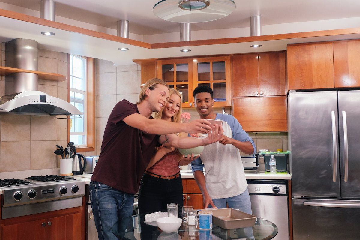 hale_orb's tweet photo. Happy Friday! Here's to a wonderful weekend making and sharing memories with our best friends and family. https://t.co/G4zccMssby