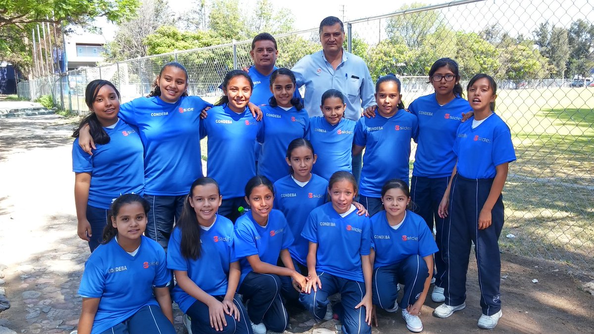 CelayaSIDEC's tweet image. #SidecEsDeporte

Entrega Ayuntamiento, a través de SIDEC, playeras de viaje a representativos celayenses rumbo a #Condeba 2017

@RamonLemusM