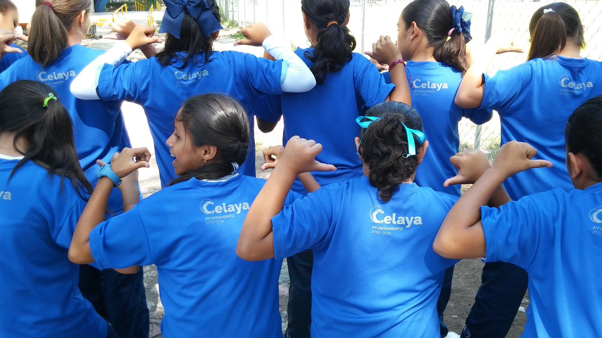 CelayaSIDEC's tweet image. #SidecEsDeporte

Entrega Ayuntamiento, a través de SIDEC, playeras de viaje a representativos celayenses rumbo a #Condeba 2017

@RamonLemusM