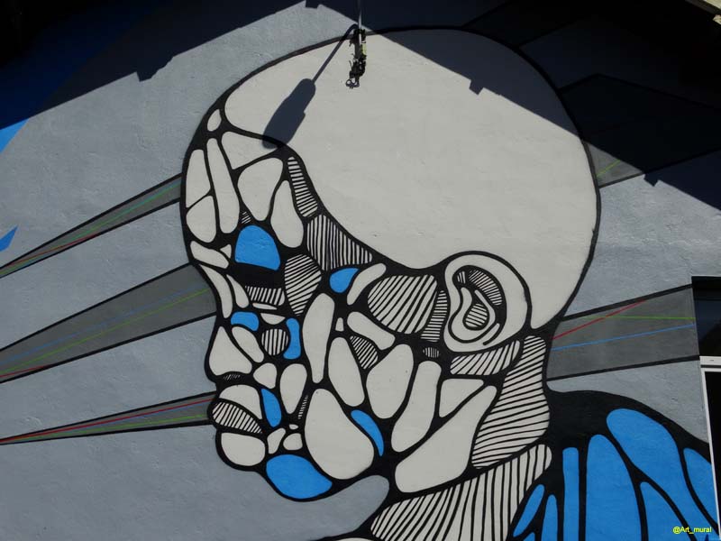 Art_mural's tweet photo. #RocheLaMolière #Loire #streetart peinture fraîche lors festival #SAFIR2017 par #KGMShepa sur un mur d'école + ici : https://t.co/0WcqxsJpqX https://t.co/UbPRjvWzLY