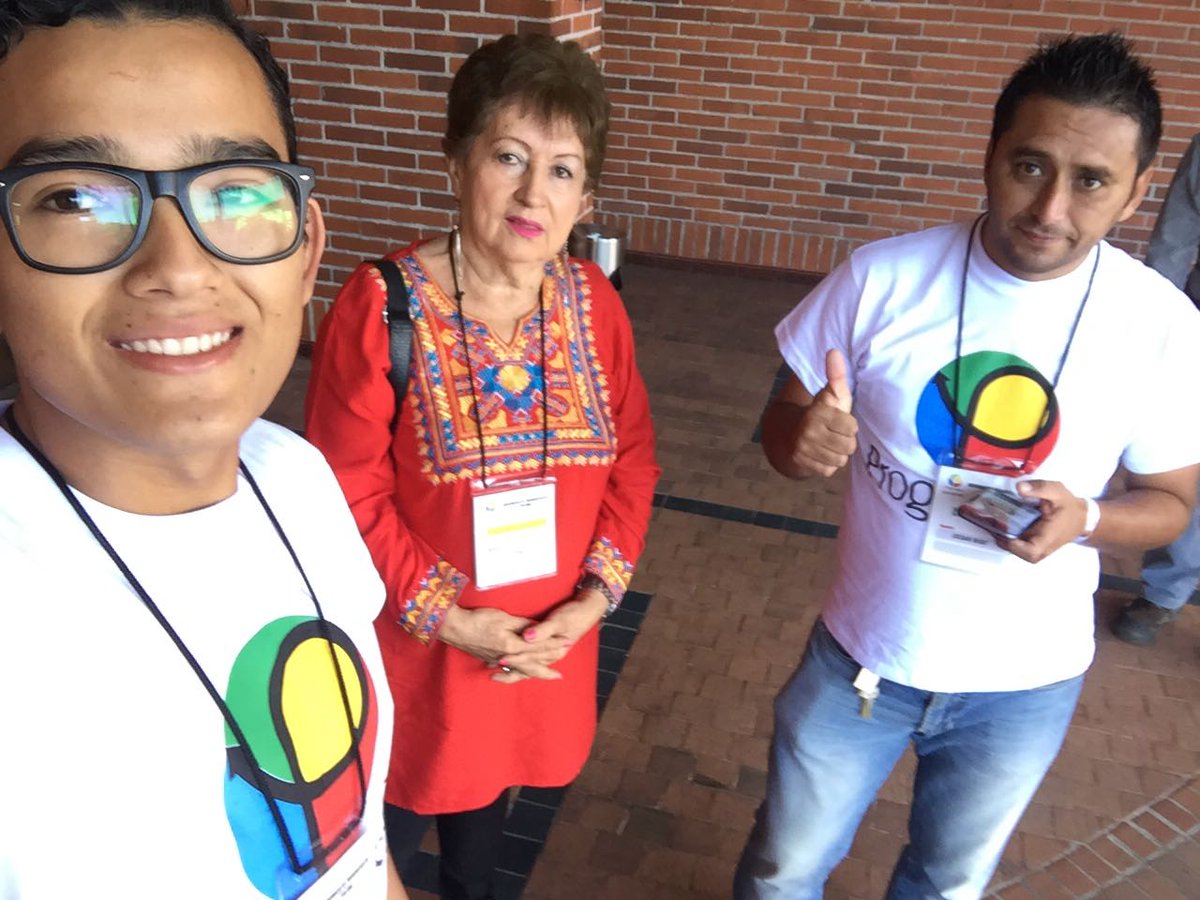 Bases_ColHumana's tweet photo. En estos momentos, el nodo Progresistas Tolima construyendo la #RutaProgresista #ColombiaHumana Somos la generación de la paz! Seguimos ! 🕊 https://t.co/AVyu7FSZom