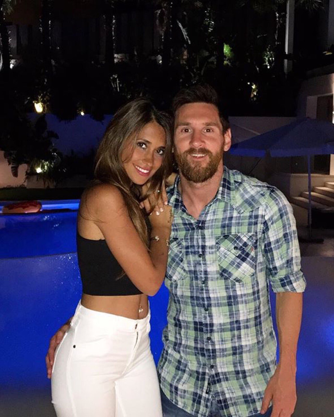 Messi And Girlfriend