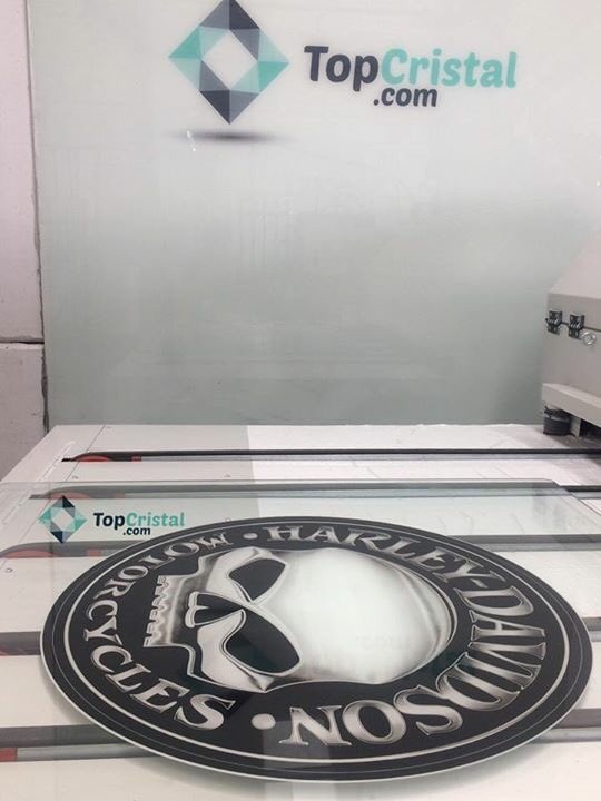 topcristal's tweet photo. Vivan las harleys y sus gentes!!! Si quieres personalizar tu mesa envíanos tu diseño y nosotros nos encargamos de ponerlo en el cristal. https://t.co/ljf4kZSkoK