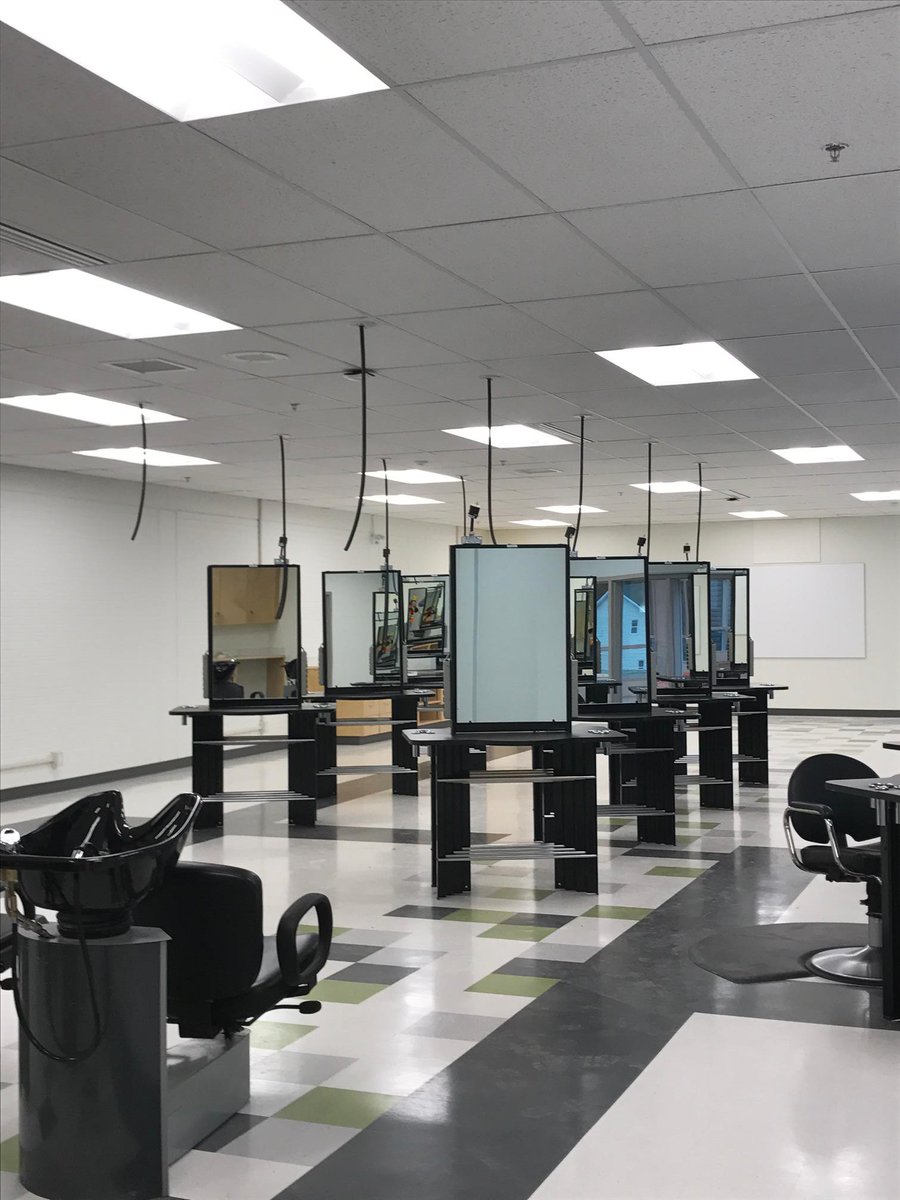 MedHatHigh's tweet photo. Check out our MHHS bright & shiny Cosmetology Lab...almost ready to move into!! #MHHSModernization #GrahamConstruction https://t.co/GKYD1VDTyz