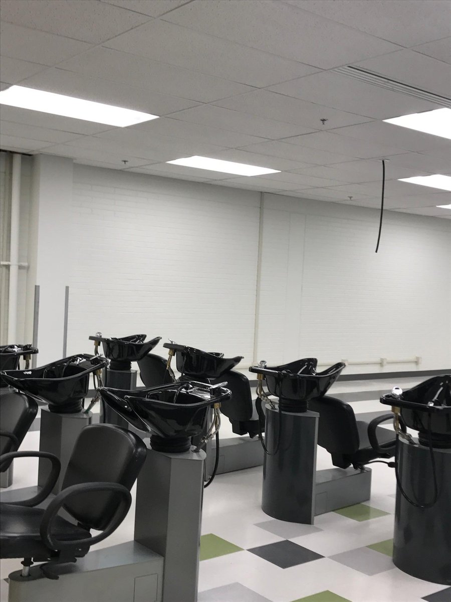 MedHatHigh's tweet photo. Check out our MHHS bright & shiny Cosmetology Lab...almost ready to move into!! #MHHSModernization #GrahamConstruction https://t.co/GKYD1VDTyz