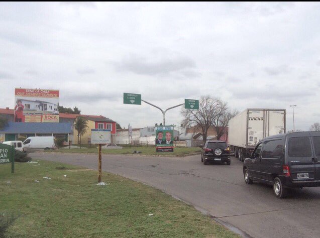 VivianaHeiling's tweet photo. Hoy Redoblamos la Apuesta!#QuieroEcheverria.Copamos los accesos hacia Capital Federal -(Rotonda Firestone) https://t.co/T79yUJLlXp