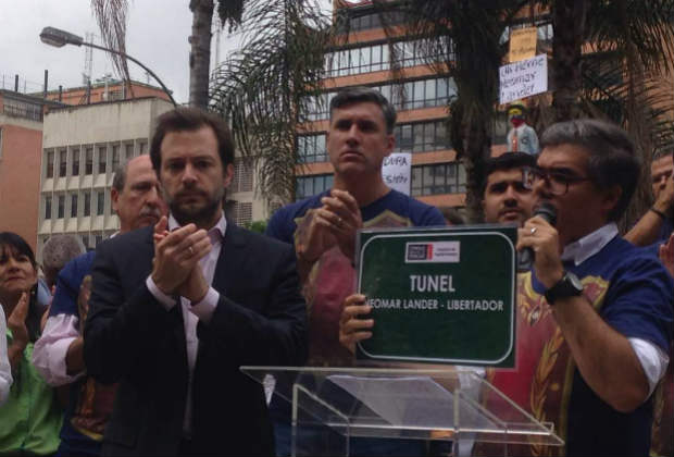 NDtitulares's tweet photo. Neomar Lander fue declarado hijo ilustre de Chacao -  https://t.co/Lqokrt3mej https://t.co/jZp5ISetui