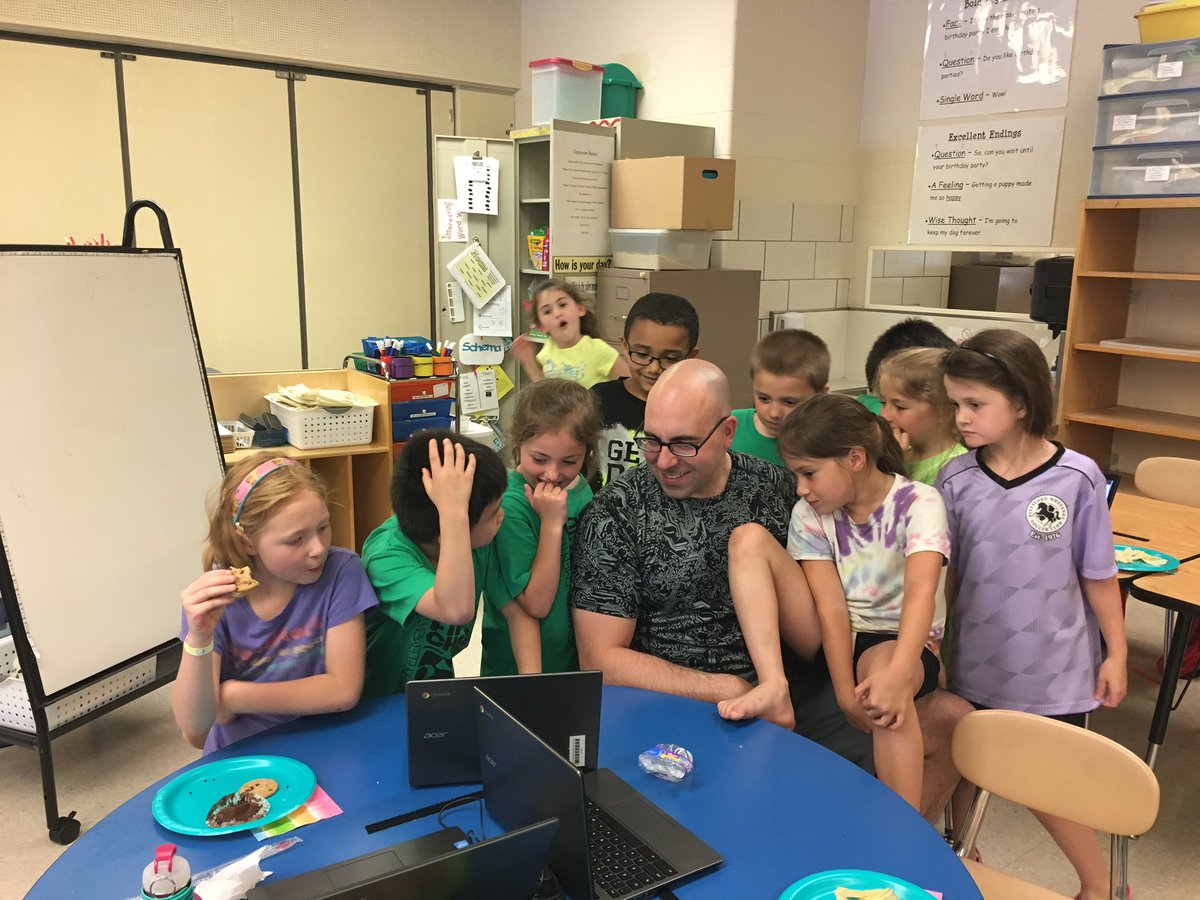 callsclass's tweet photo. Fun Day with @mmlebron303 Thank you for joining us!!! #parentsrock #funday #1stgradememories https://t.co/kYAO0fdx1P
