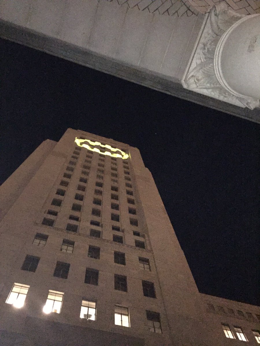 therealadamwest's tweet photo. Over 12,000 of you showed up to pay tribute. The Bright Knight lives on ❤️ Thank you fans, @MayorOfLA @DCComics xo The West Family https://t.co/LAgvVQ6OIR