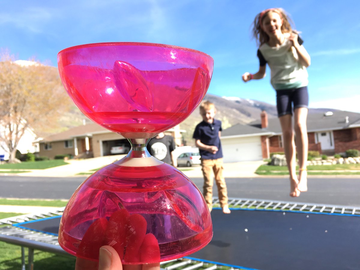 KickFireClassic's tweet photo. This is the perfect time for some outside diabolo fun! #chineseyoyo https://t.co/CZjeWUKJdF