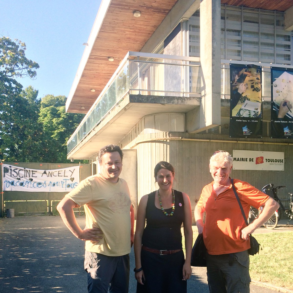 FiCirco3101's tweet photo. Rencontre avec l'association des amis de la #PiscineAncely : #piscine encore là et qui mériterait d'être remplie #circo3101 #Ancely #fi31 https://t.co/z7N2ovKt5v