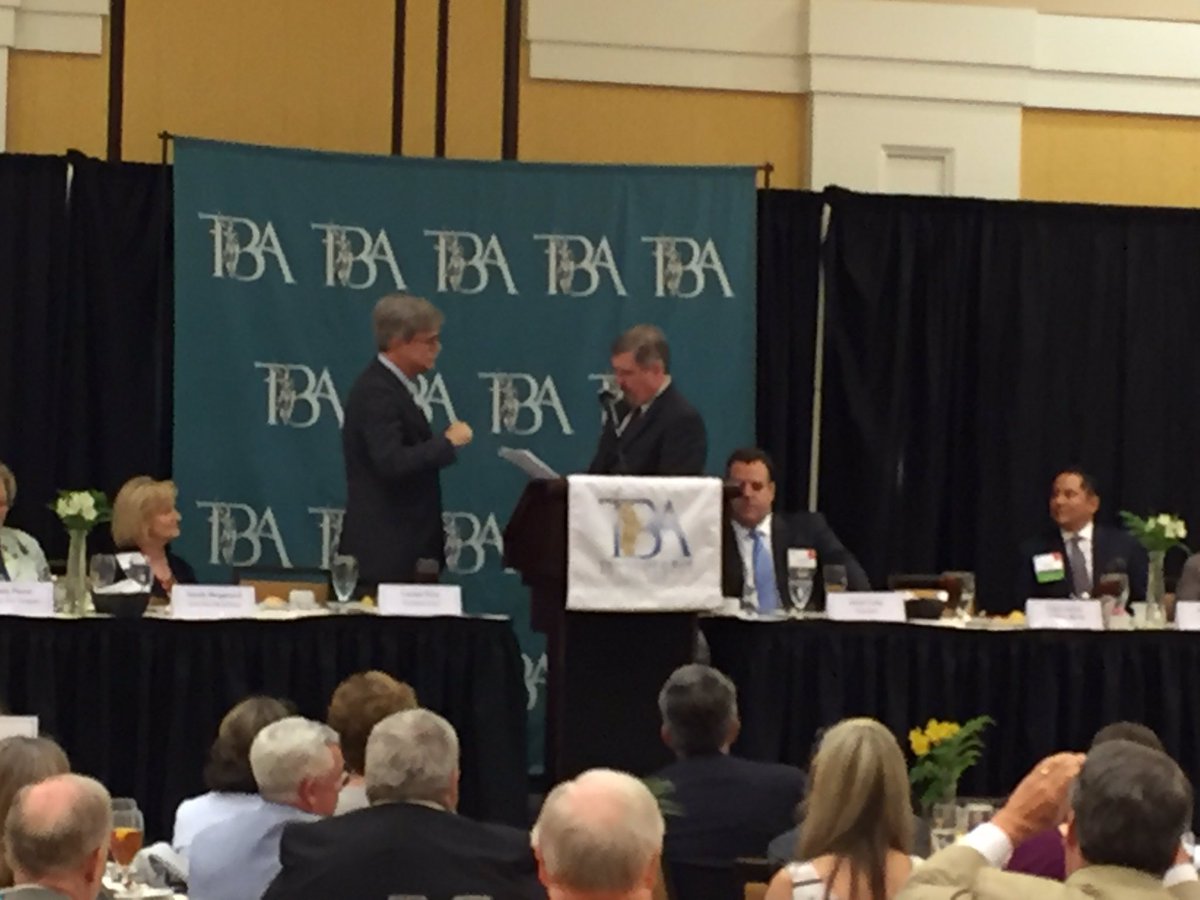 TennesseeBarJournal (@tennbarjournal) on Twitter photo Tenn Supreme Court Chief Justice Jeff Bivins swears in <a href="/TennesseeBar/">Tennessee Bar</a>'s new prez & our former Editorial Board member Lucian T. Pera. Yay!🙌🏻 Tenn Supreme Court Chief Justice Jeff Bivins swears in <a href="/TennesseeBar/">Tennessee Bar</a>'s new prez & our former Editorial Board member Lucian T. Pera. Yay!🙌🏻