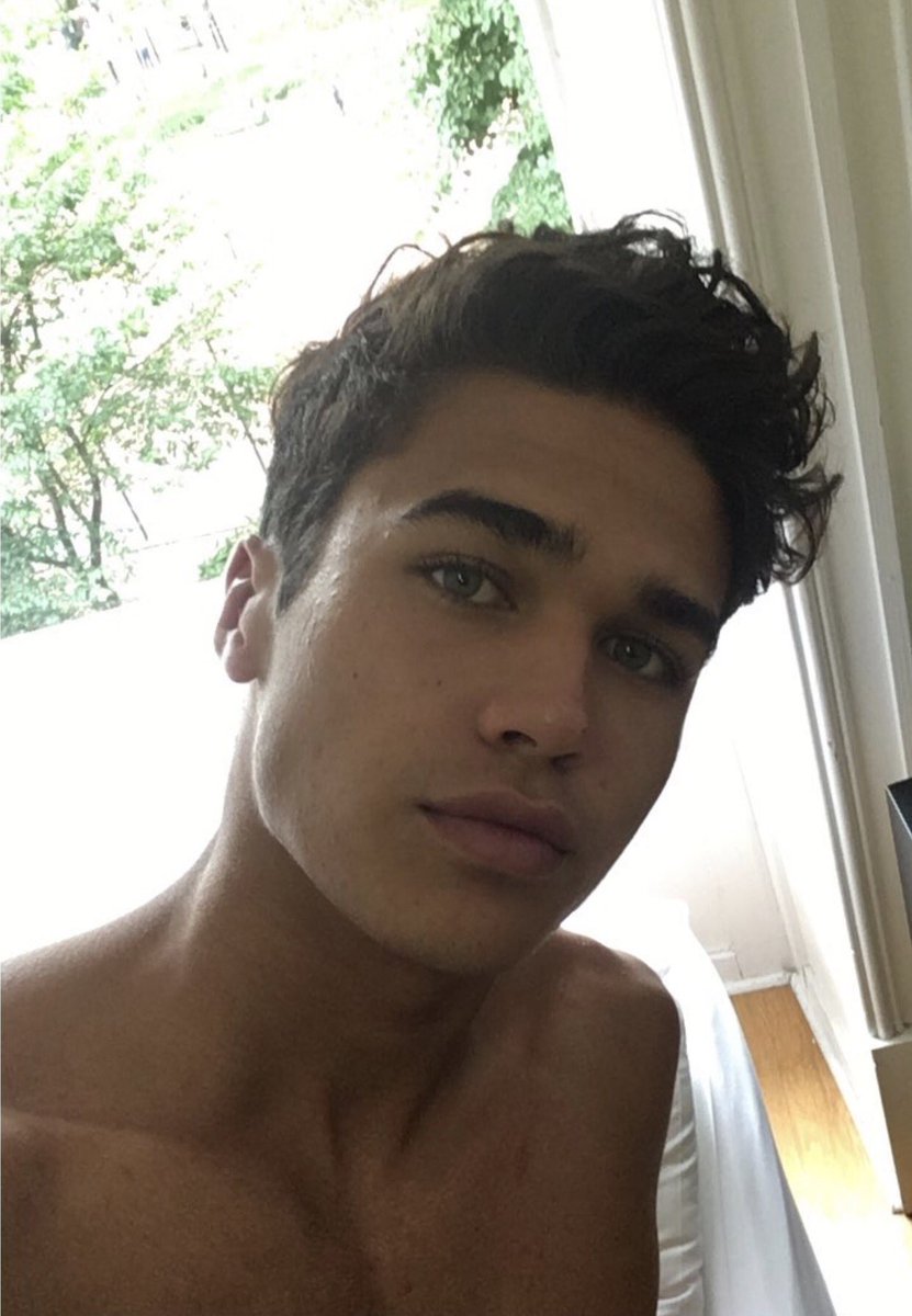 itsjonassampaio's tweet photo. Just filmed the last episode, now off the enjoy the rest of this beautiful day😊 https://t.co/pLn71UvlUV