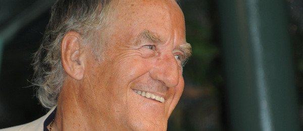 FestivalAcqua19's tweet photo. «Anche una goccia d’acqua ha la capacità di amare quando cade su di un filo d’erba ingiallito e lo disseta» - Romano Battaglia https://t.co/ZjAWACj3Xx