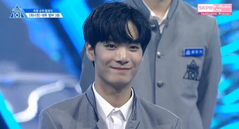 babybirds07's tweet photo. He helped everyone whose in top 11. He don't deserve this #PRODUCE101FINAL https://t.co/3rvQquusQk