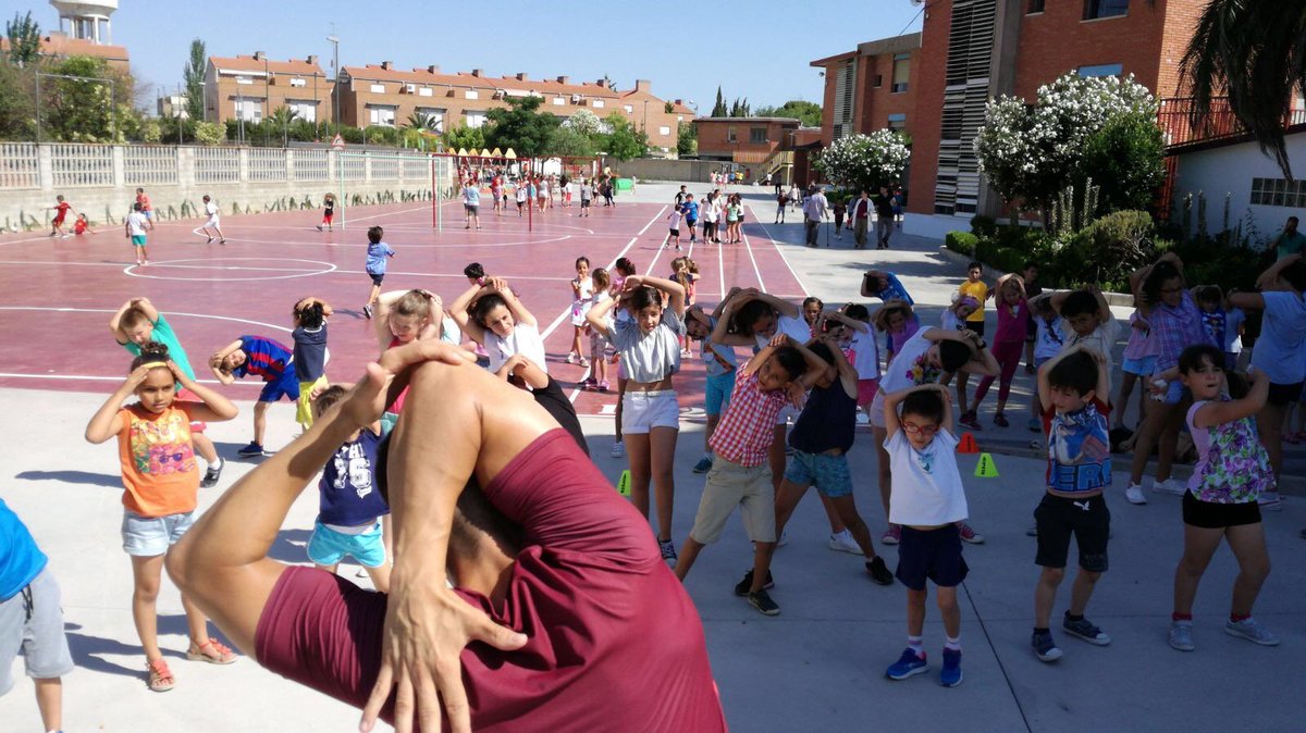 smsofiazaragoza's tweet photo. Espacio Like: Hoy practicamos  #CardioGym en el recreo con Roger. ¡Qué éxito! ¡Gracias! https://t.co/3g6s6FJxD2