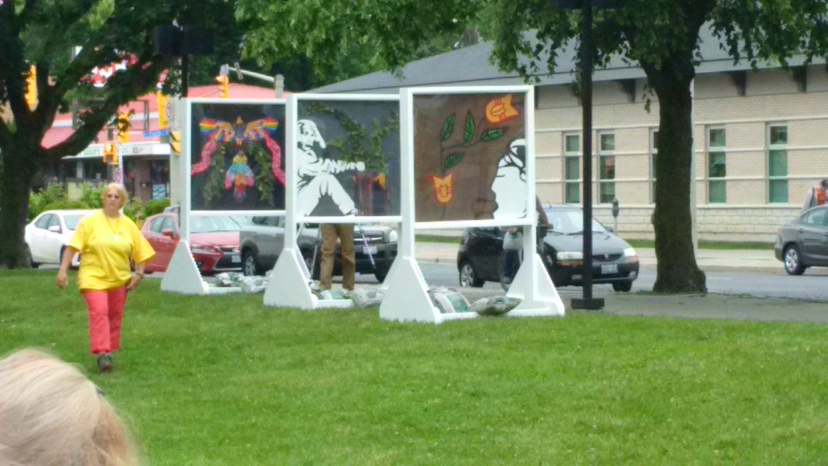 The murals have been unveiled. We'll have photos on CNW later. https://t.co/p7jhVG6Mll