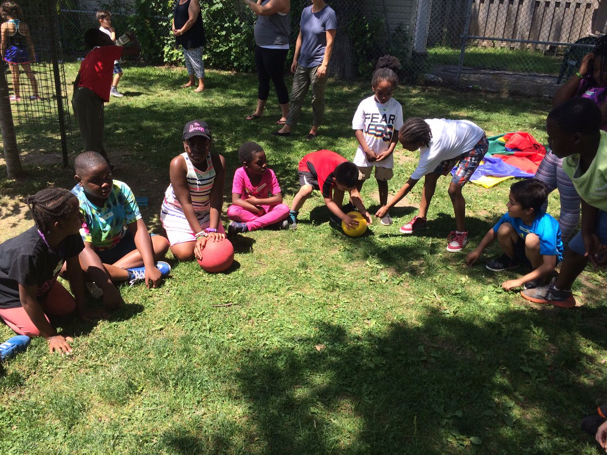 TDSB_SteveB's tweet photo. Our #PlayDay consists of running, jumping, playing w/ balls and(best of all) freezies! https://t.co/ptKWmz8pNC