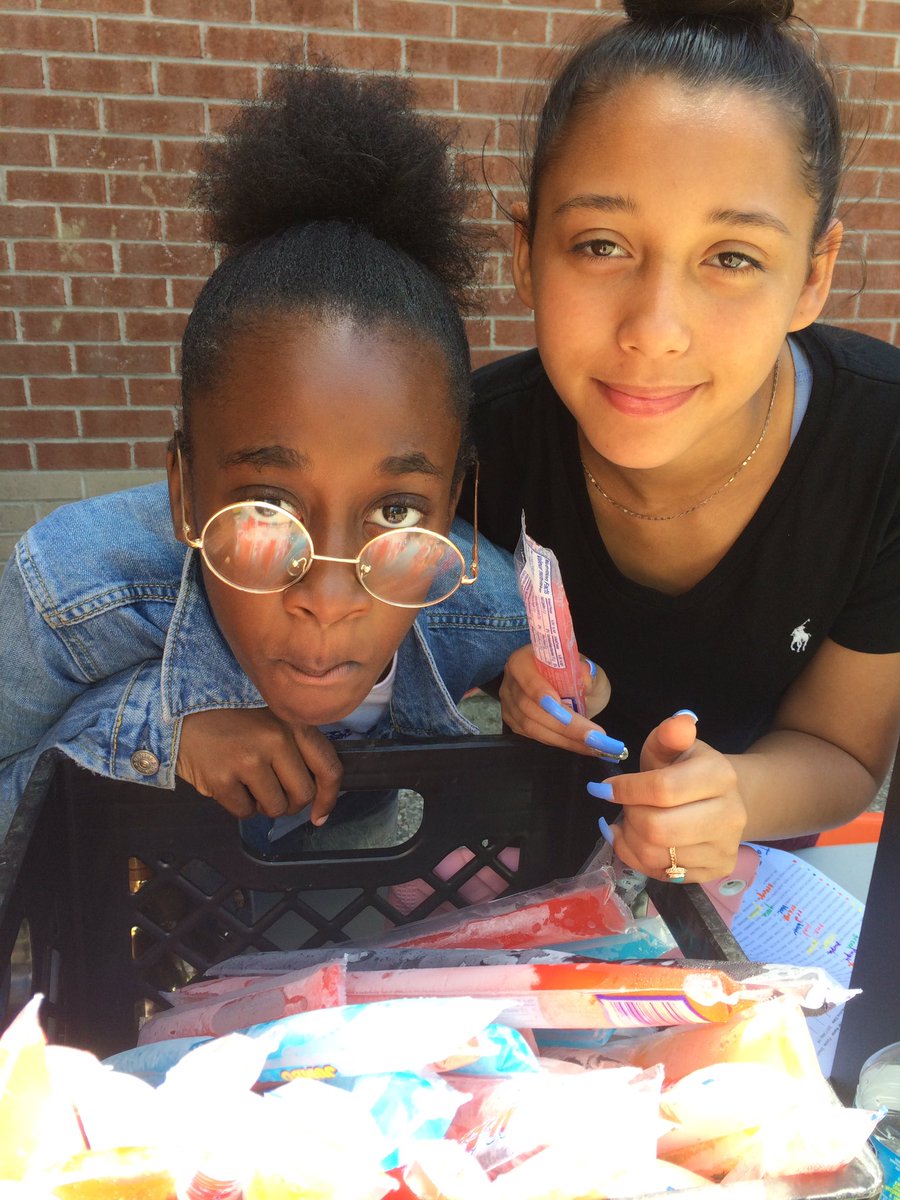 TDSB_SteveB's tweet photo. Our #PlayDay consists of running, jumping, playing w/ balls and(best of all) freezies! https://t.co/ptKWmz8pNC