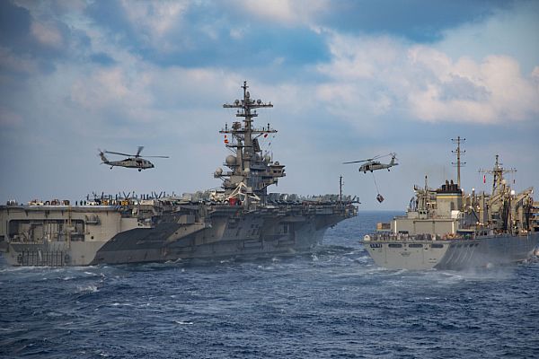 USFleetForces's tweet photo. MH-60S Sea Hawk helicopters assigned #HSC9 transport supplies from fast-combat supply ship #USNSSupply (T-AOE-6) to @CVN77_GHWB during a RAS https://t.co/CWf3eIZNz0
