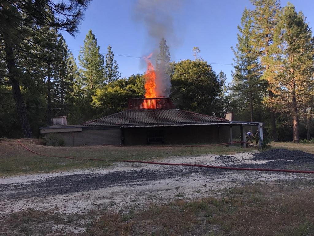 CALFIRE_ButteCo's tweet image. #LakesideFire [Final] Crews finish overhaul on the fire, and have been reassigned due to Skyway Fire