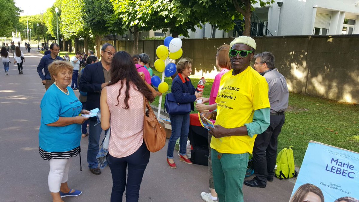 MarieLebec78's tweet photo. Merci aux marcheurs mobilisés jusqu'au bout dans toute la #Circo7804 ! #laRépubliqueEnMarche #Législatives2017 https://t.co/cd8K833wvN