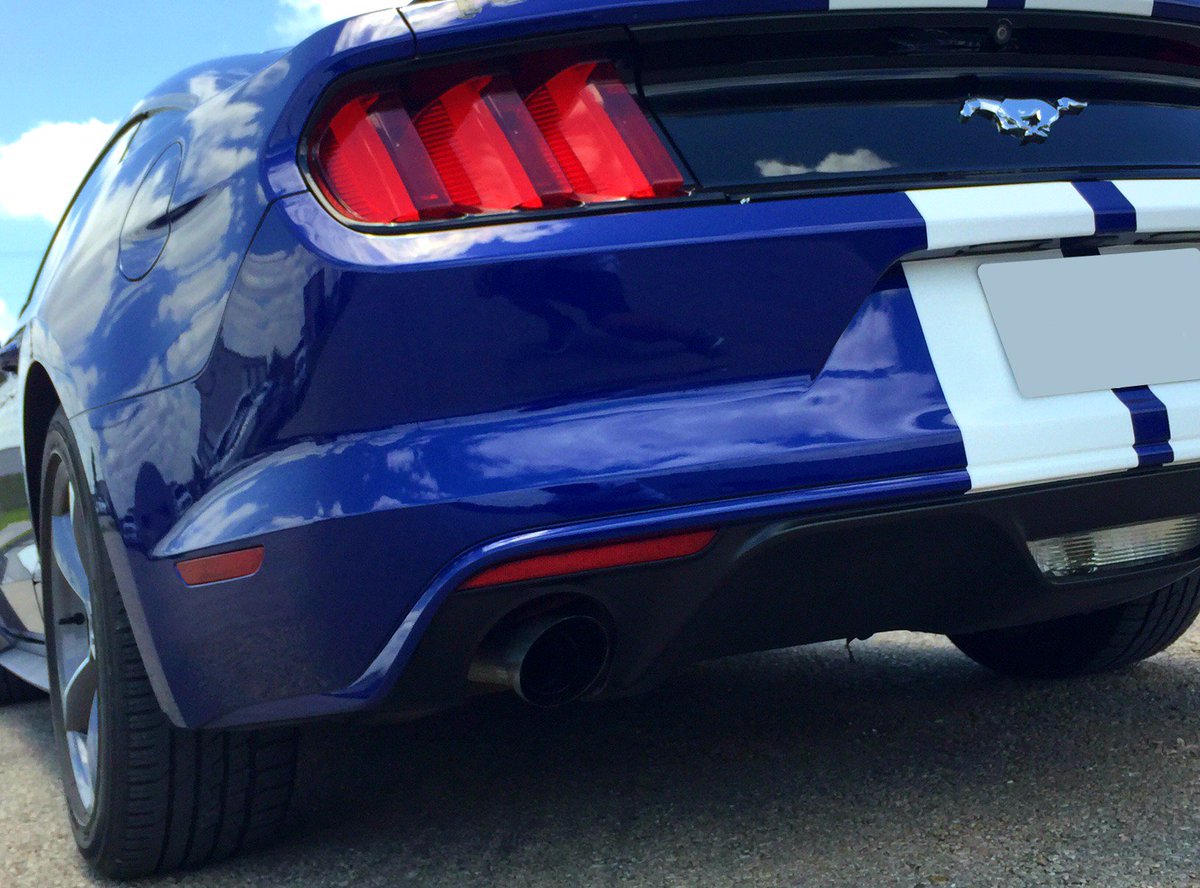 CenTXCollision's tweet image. Happy Friday! After such a busy week, we sure aren't complaining  about it almost being the weekend. 
#austinxgraphics #mustang #graphics