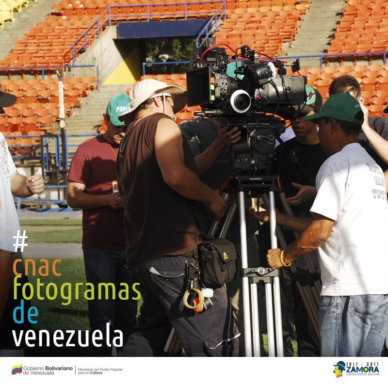 CNAC_Venezuela's tweet photo. Rodaje de "Papita, maní, tostón" de Luis Carlos Hueck. #CNACFotogramasDeVenezuela #120AñosCineVenezolano https://t.co/KmYDaimyYK
