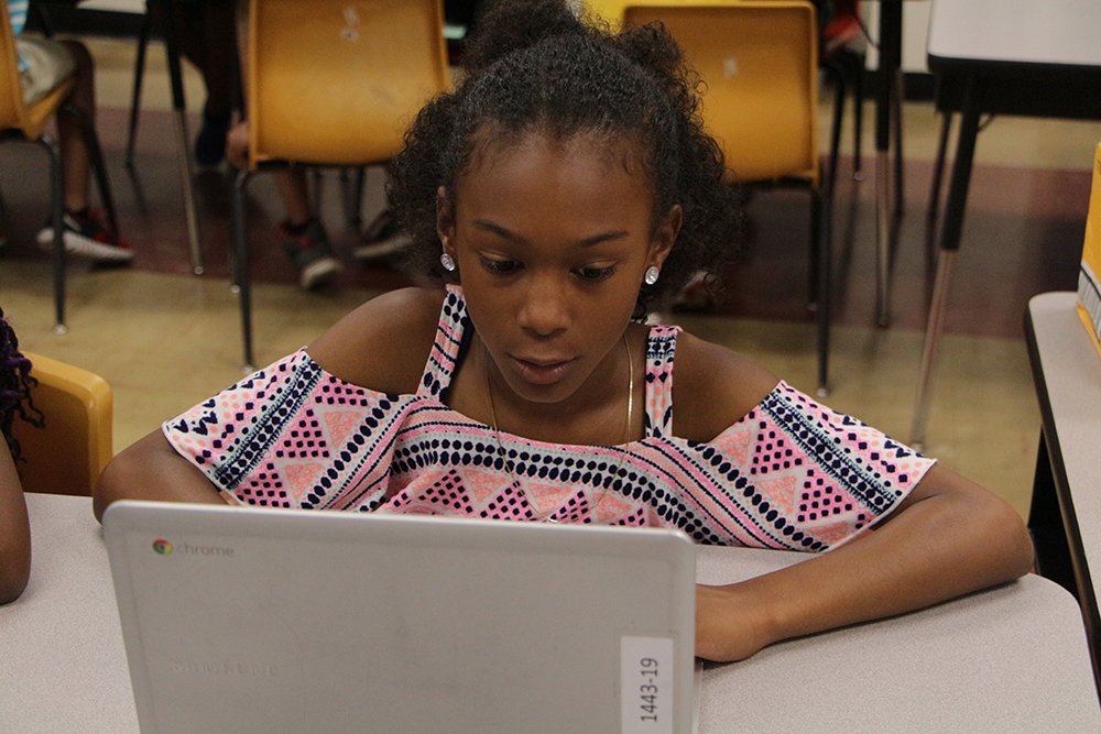 RaytownSchools's tweet photo. 4th graders from Southwood and Blue Ridge complete challenges using code in Computer Programming class
#SmartStart17 https://t.co/BJSCi06S9f