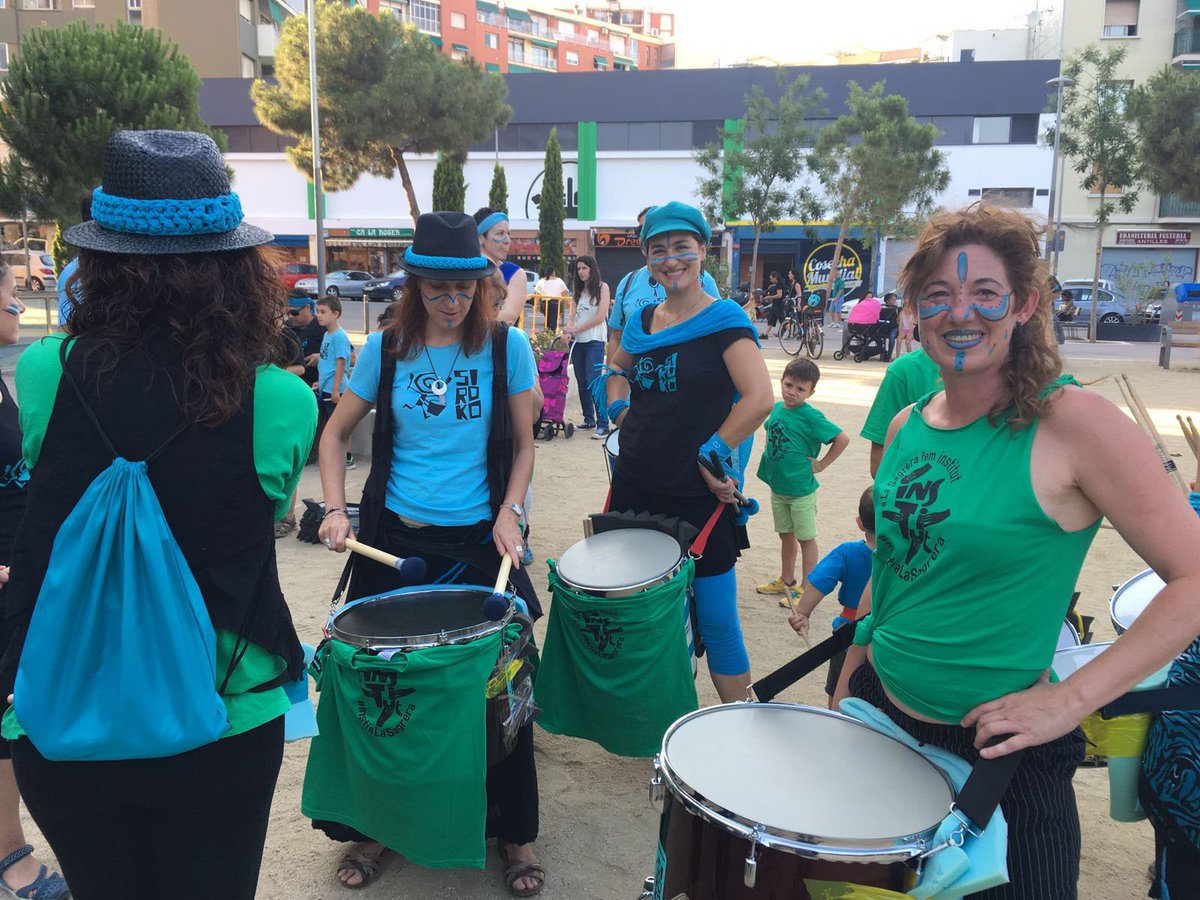 instialasagrera's tweet photo. Amb la marxa del Siroko és impossible que no ens sentin!! Volem JA un #instiaLaSagrera! Macrofesta!! #FemInstitut https://t.co/i8fMNFLBkn