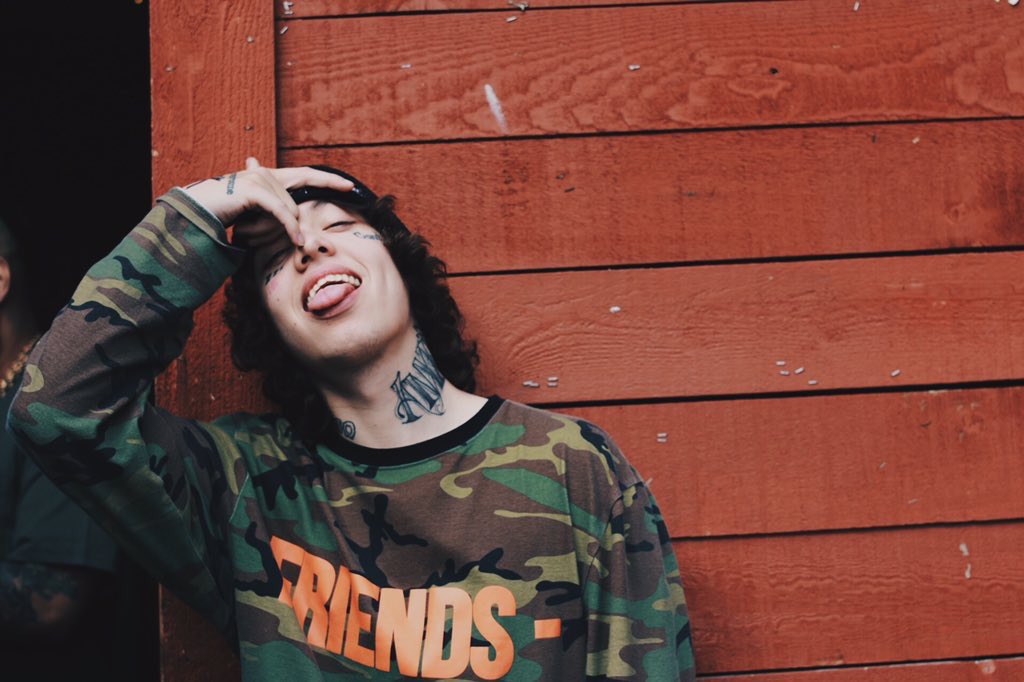 wavethemag's tweet photo. WAVE  SPOTLIGHT: Lil Xan has the Internet on Fire 🔥

[@lilxanfuhyobih]

https://t.co/CprpqQy56r https://t.co/XdYJiIKdS2