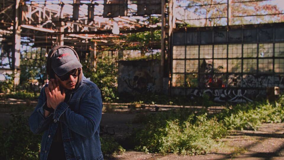 LopsidedRecords's tweet photo. 'Black Hole' from @yofredmusic and @_hillarysantana on repeat 🔁 Check out the full video here ➡️➡️ https://t.co/fr5uobixx4🕳 #BlackHoleWeek 🕳 https://t.co/GH6G3Dvd26