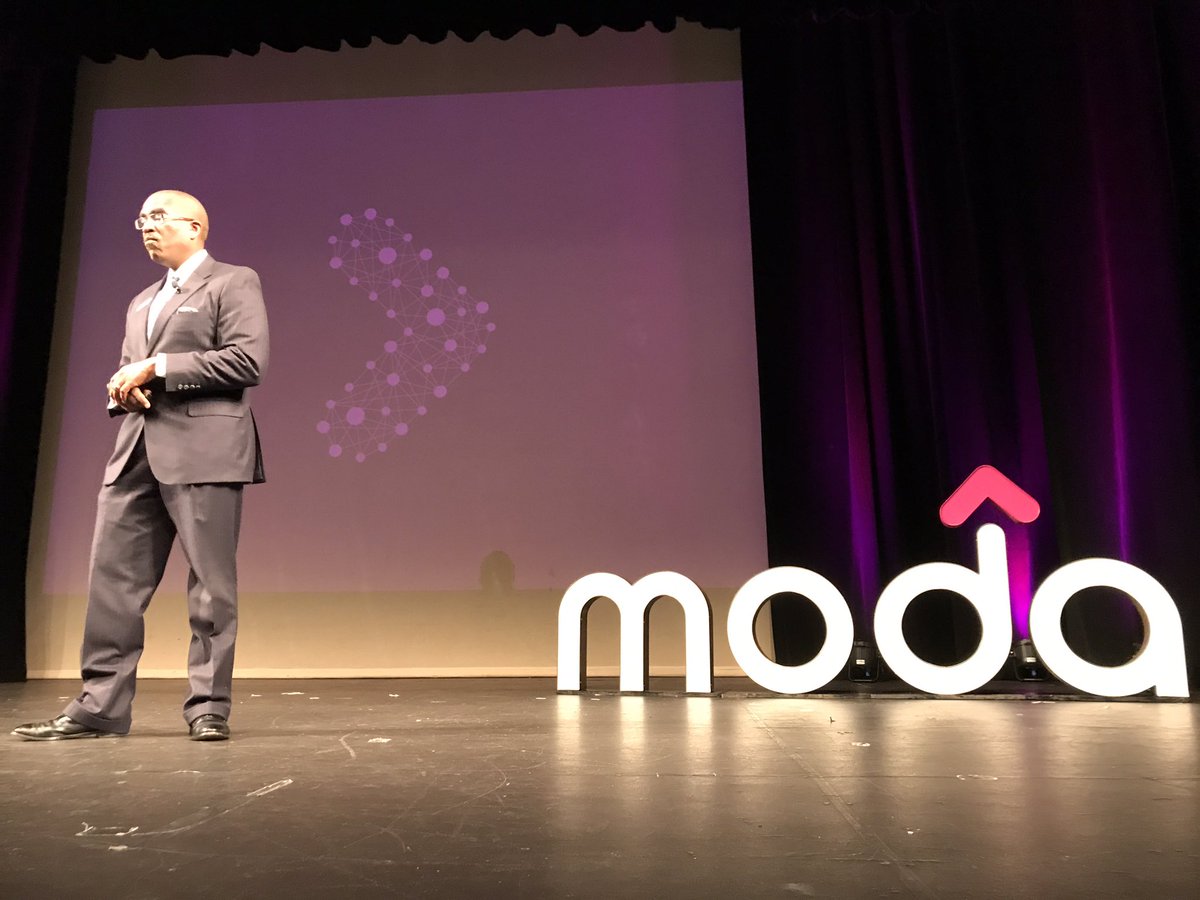 estojakovic's tweet photo. Dr Johnson of @Moda_Health challengers the Healthcare industry to focus on Poltics, Policy and Practice during #ModaMinds https://t.co/Hvye2HZkDv