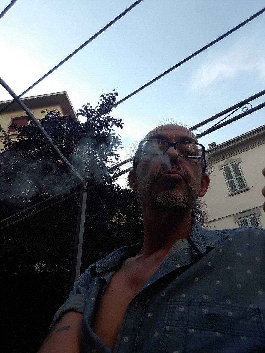 armandomanzini's tweet photo. UMANAMENTE FINITO #venerdi #friday https://t.co/lRGGcdNUgO
