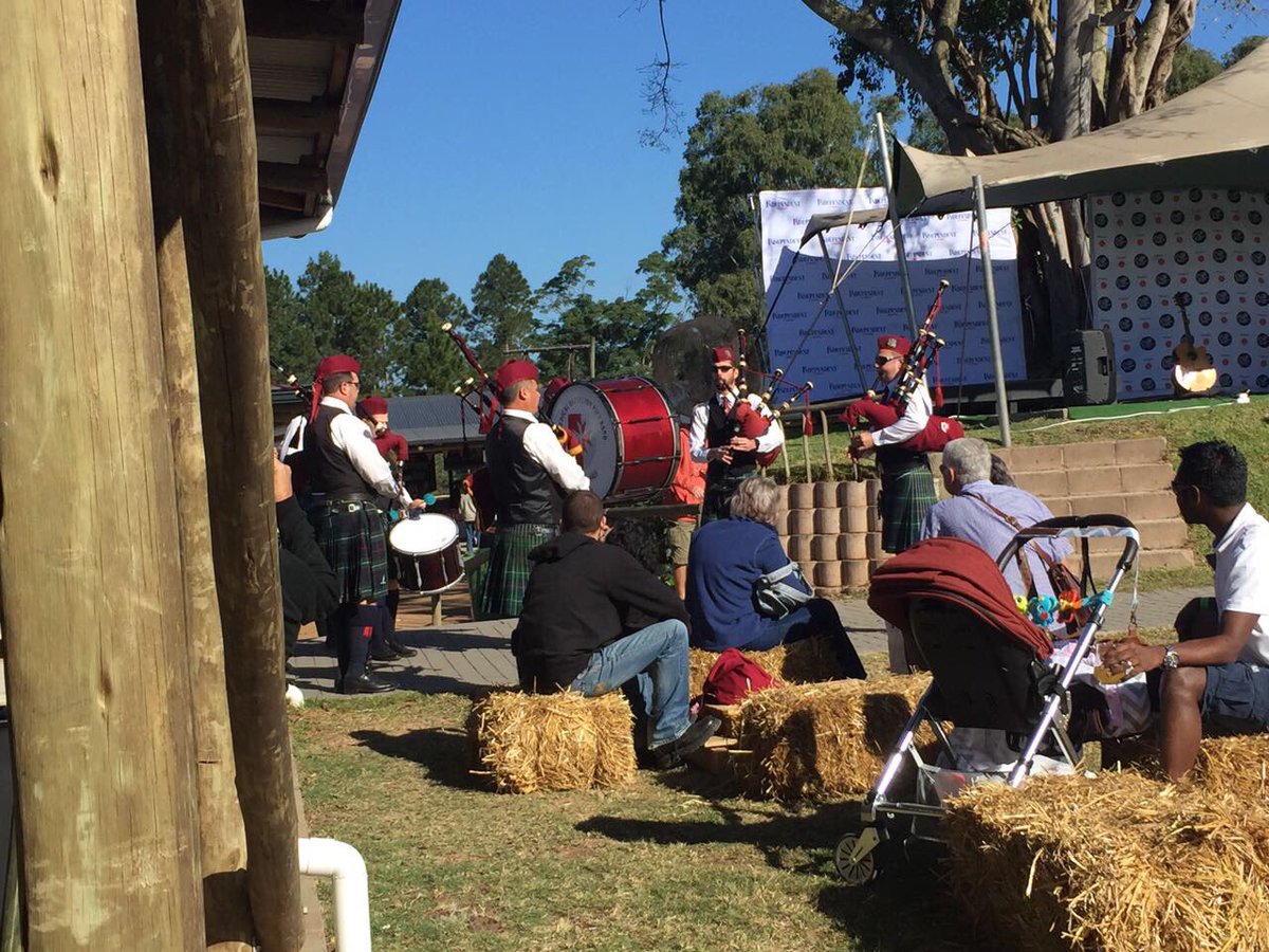 1MedPipeBandDbn's tweet photo. #1MedPipeBand had a gr8 day at #craftfest @ShongweniMarket , thx for the invite to perform &amp; of course the awesome beer tastings 👍 https://t.co/elGYocnWKK