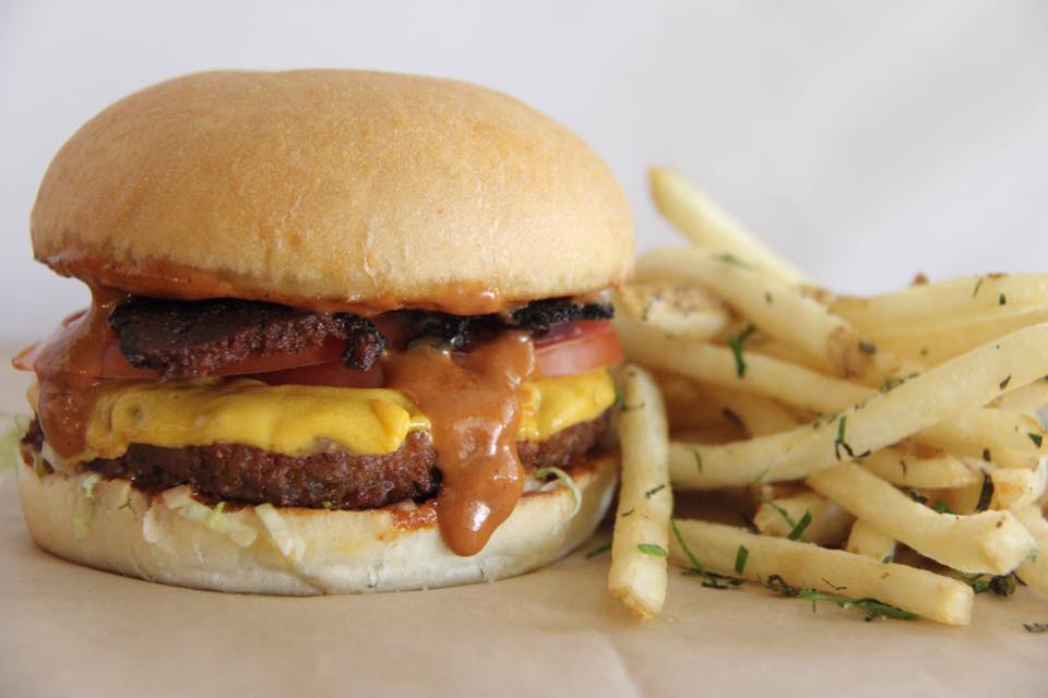 Meatless Monday turns into Meatless Thursday next week as the popular, all-vegan Burger Patch pops up again-->bit.ly/2rEVhWm