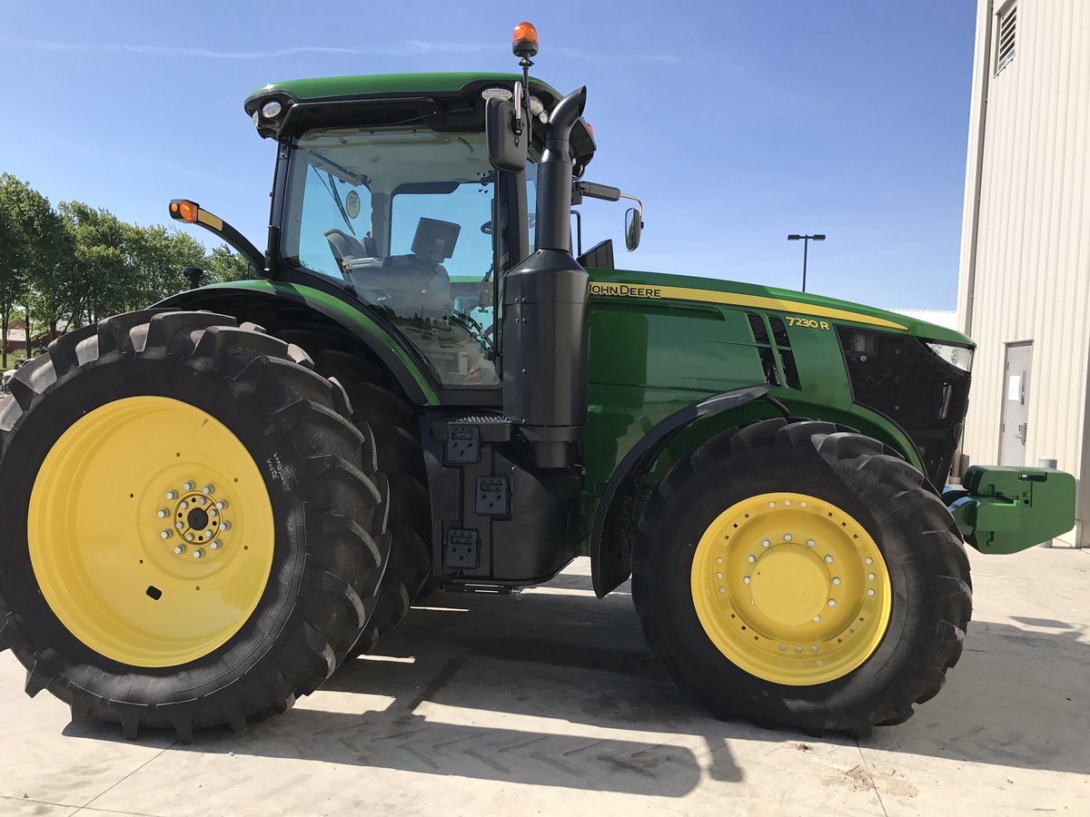 SamGerrie's tweet photo. Beauty day to deliver this #johndeere 7230R to it's new owner #smart2rundeere @PremierEquip1 https://t.co/CqB5Cb2g1U