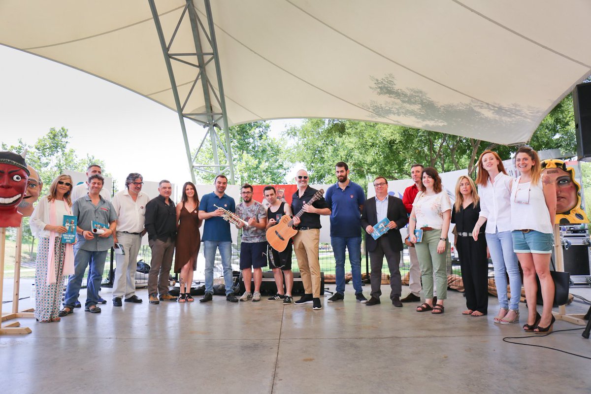 CanalTerrassa's tweet photo. 316 activitats en la #FestaMajortrs 2017, del 30 de juny al 5 de juliol https://t.co/gEI6Pgsw3U #Terrassa #FMTerrassa #infolocal https://t.co/PMIarQPAZx