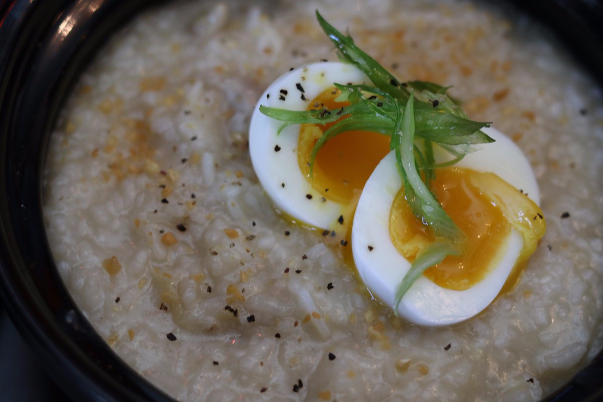 StephForrer's tweet image. New on the blog!!! In honor of 30K Twitter followers: A Food Obsessed Seattleite's Favorite 30 Restaurants! goo.gl/bP1eum