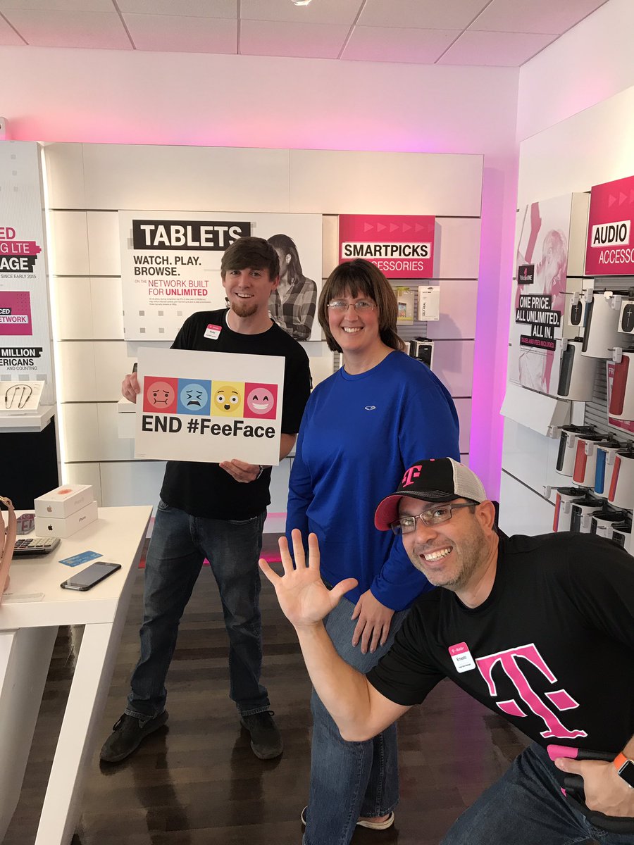 andizzle0189's tweet photo. @TMobile @JohnLegere @ErnestP007 Bye bye AT&T! Hello Uncarrier! #EndFeeFace https://t.co/k3rKHmju4w