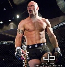 MarkinOut's tweet photo. GO #FOLLOW @flexter170! He's a past teammate of mine & will be in action at #BellatorNYC vs #NeimanGracie! #Bellator180 #SpikeTV #Flexter https://t.co/eZKxs849FQ