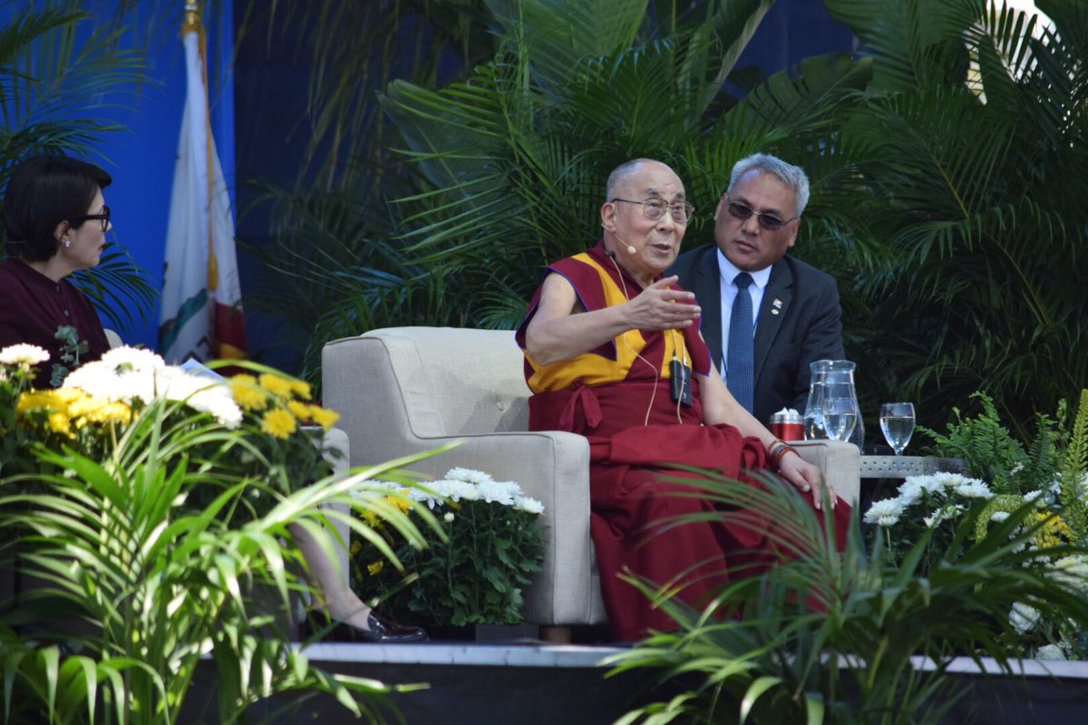 UCSDnews's tweet photo. Students, the generation of the 21st century, are the basis of our hope - @DalaiLama #GlobalizingCompassion #WithCompassion https://t.co/Pq3iFwWqvq