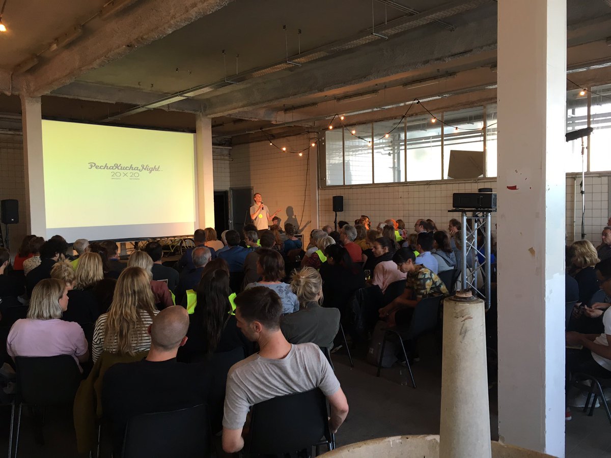 AortaUtrecht's tweet photo. We zijn van start! @PechaKucha030 @WSKathedraal #dvda17 https://t.co/PC1ztcAmUq