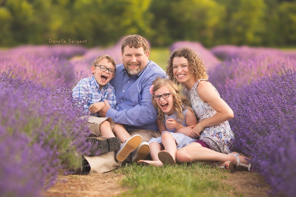 DanelleSergent's tweet photo. Lavender Field Family Portrait Session: Leesburg, VA Photographer https://t.co/R8Fdv92fGA https://t.co/vC0bE05i7O
