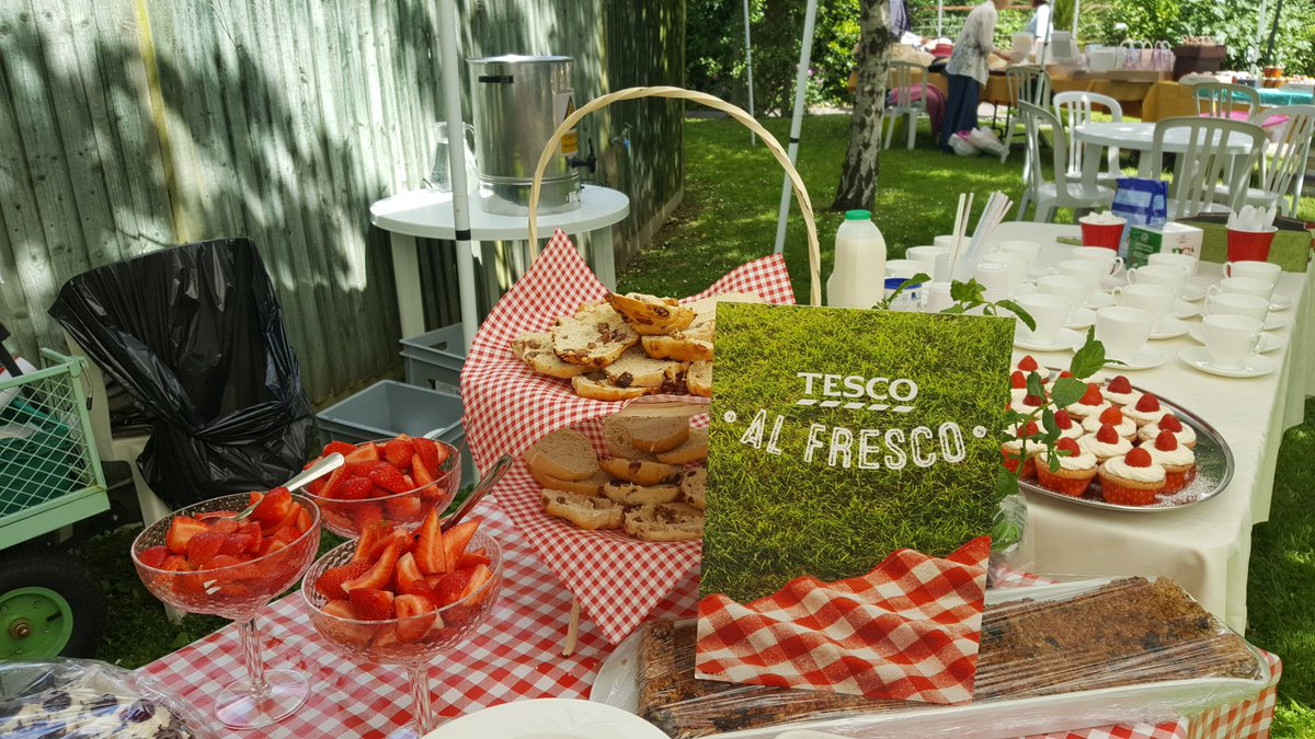 thenolansx4's tweet photo. Lovely day for Chalfont Lodge Summer Fete, and our now famous cream tea stall@tesconews#tescointhecommunity https://t.co/gTpQCqWvGL